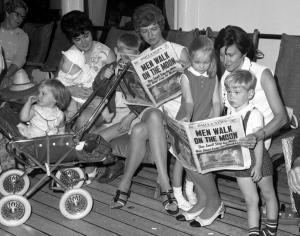reading-moon-landing-daily-news-july-21-1969