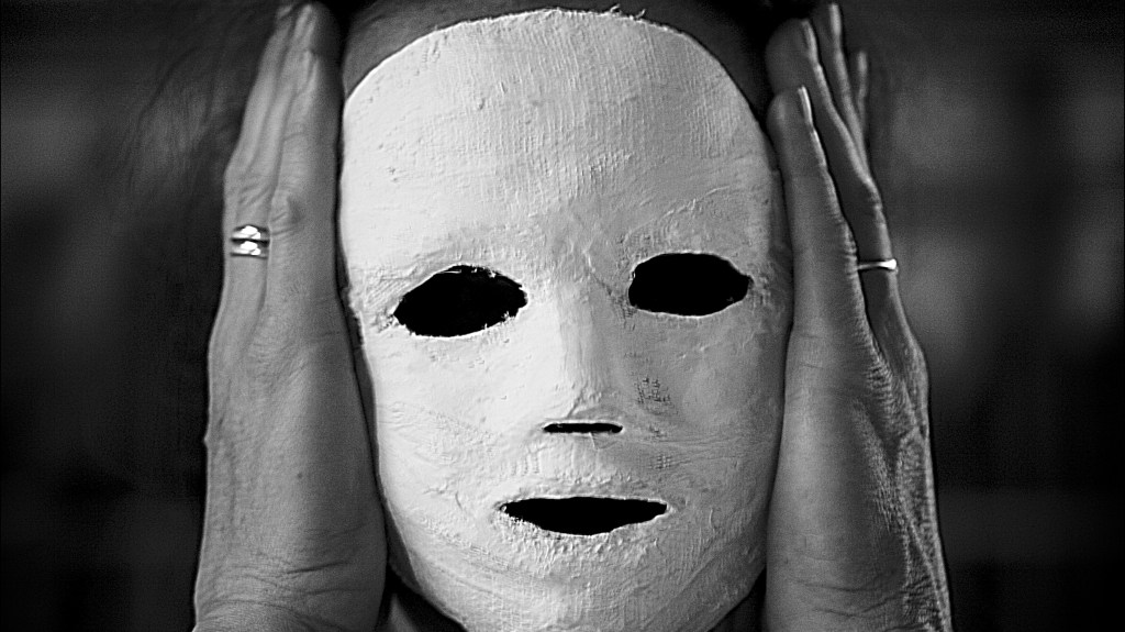 real-name-or-pseudonym-in-podcasting-or-blogging-e1405963704647